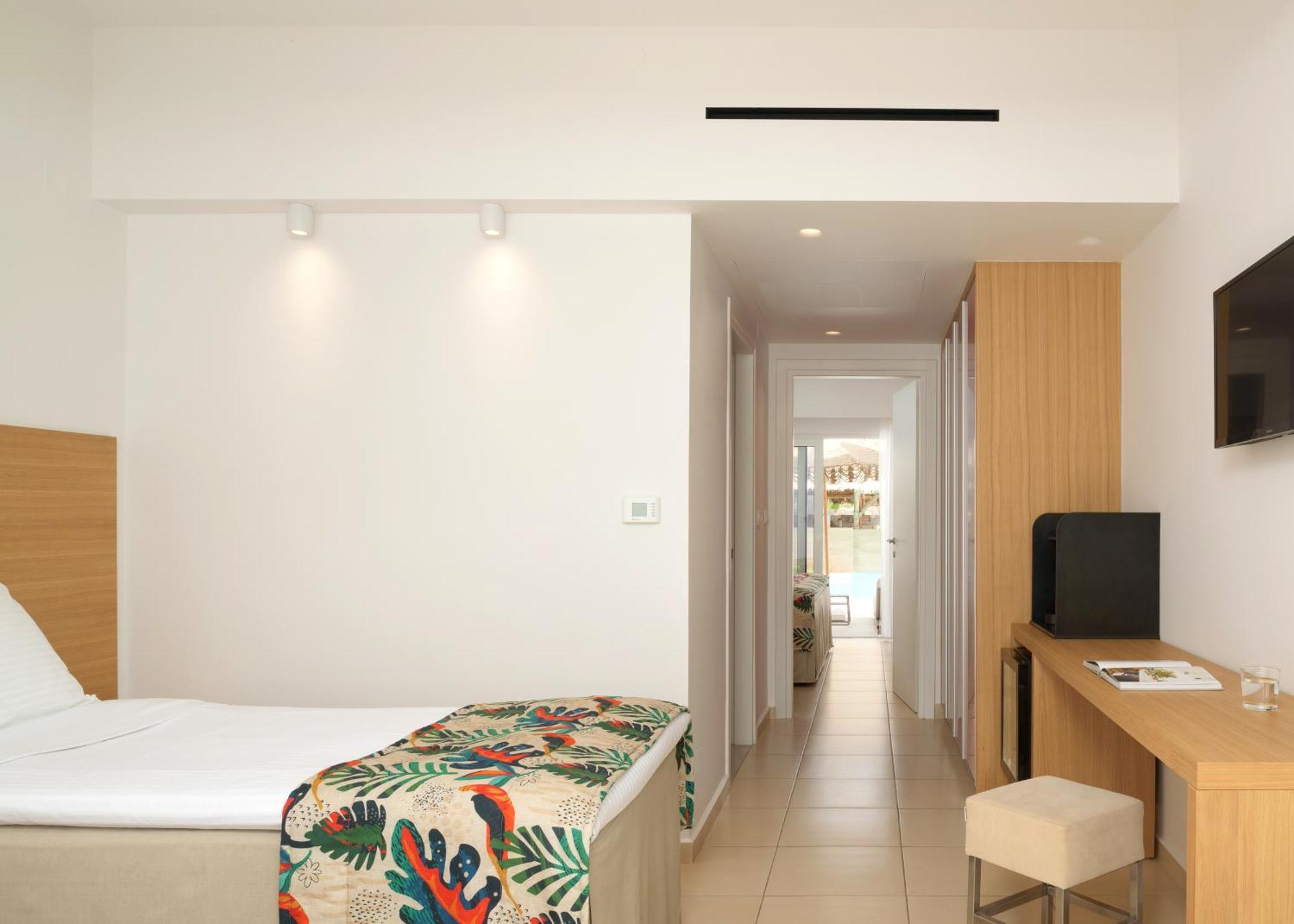 High Beach Resort Malia  Ngoại thất bức ảnh